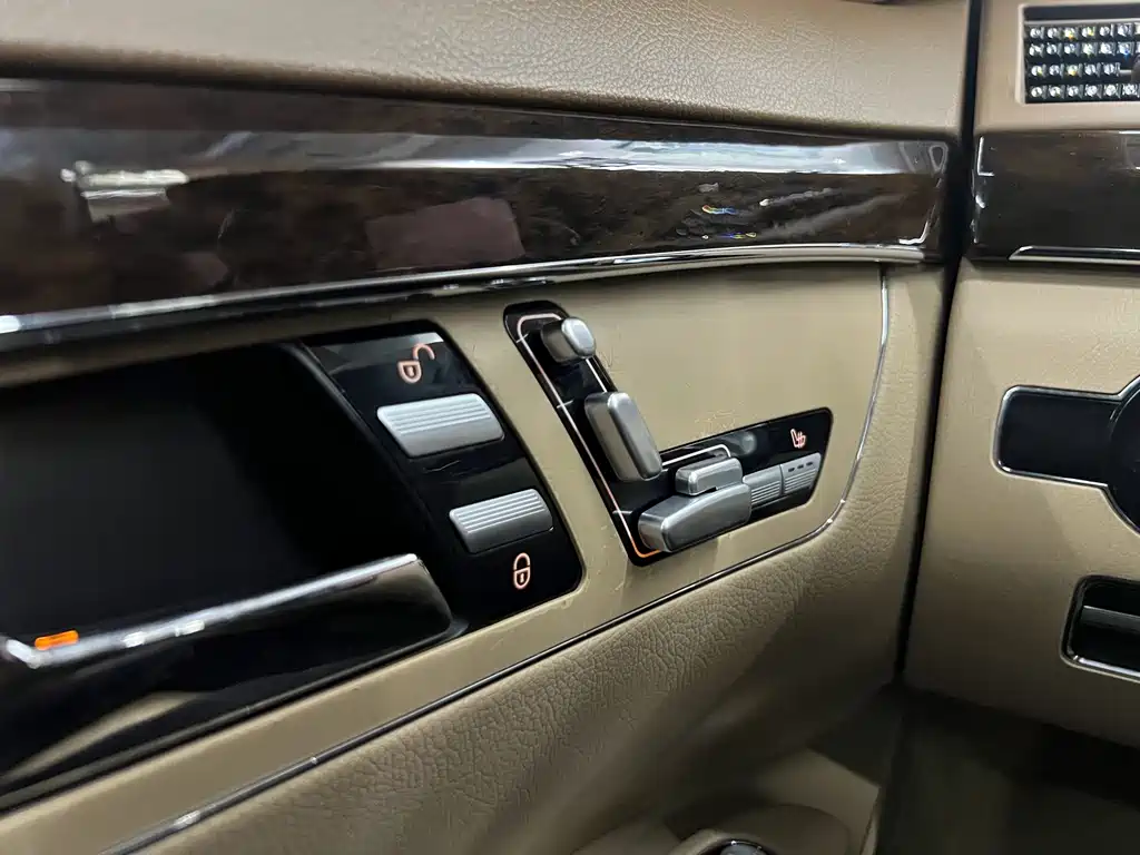Mercedes-Benz S-Class — миниатюра 13
