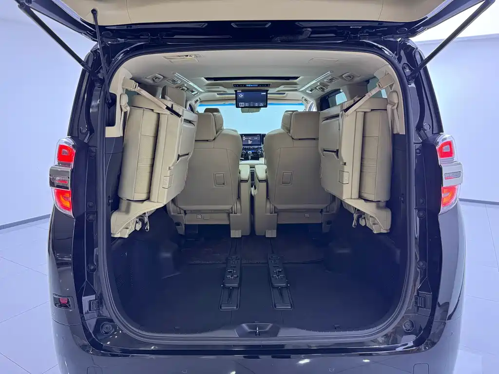 Toyota Vellfire — миниатюра 9