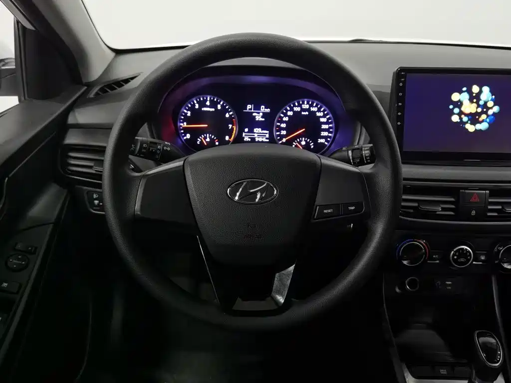 Hyundai Elantra — миниатюра 11