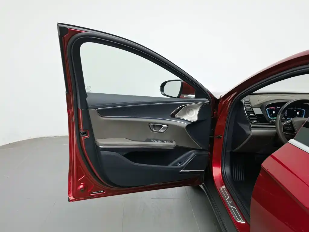 BYD Han — миниатюра 8