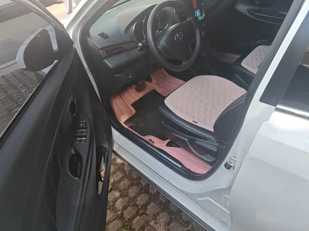 Toyota Yaris L — миниатюра 12