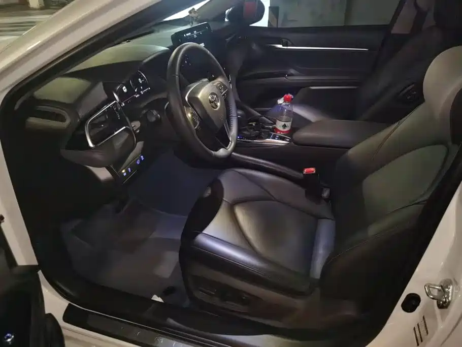 Toyota Camry — миниатюра 9