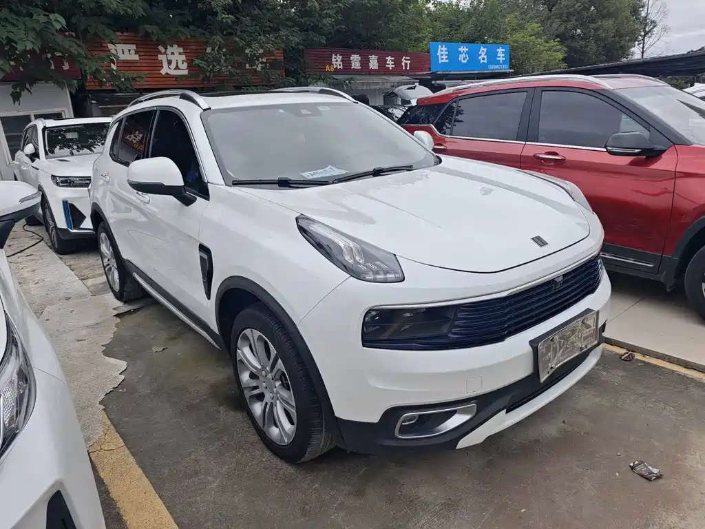 Lynk & Co 01 — миниатюра 3