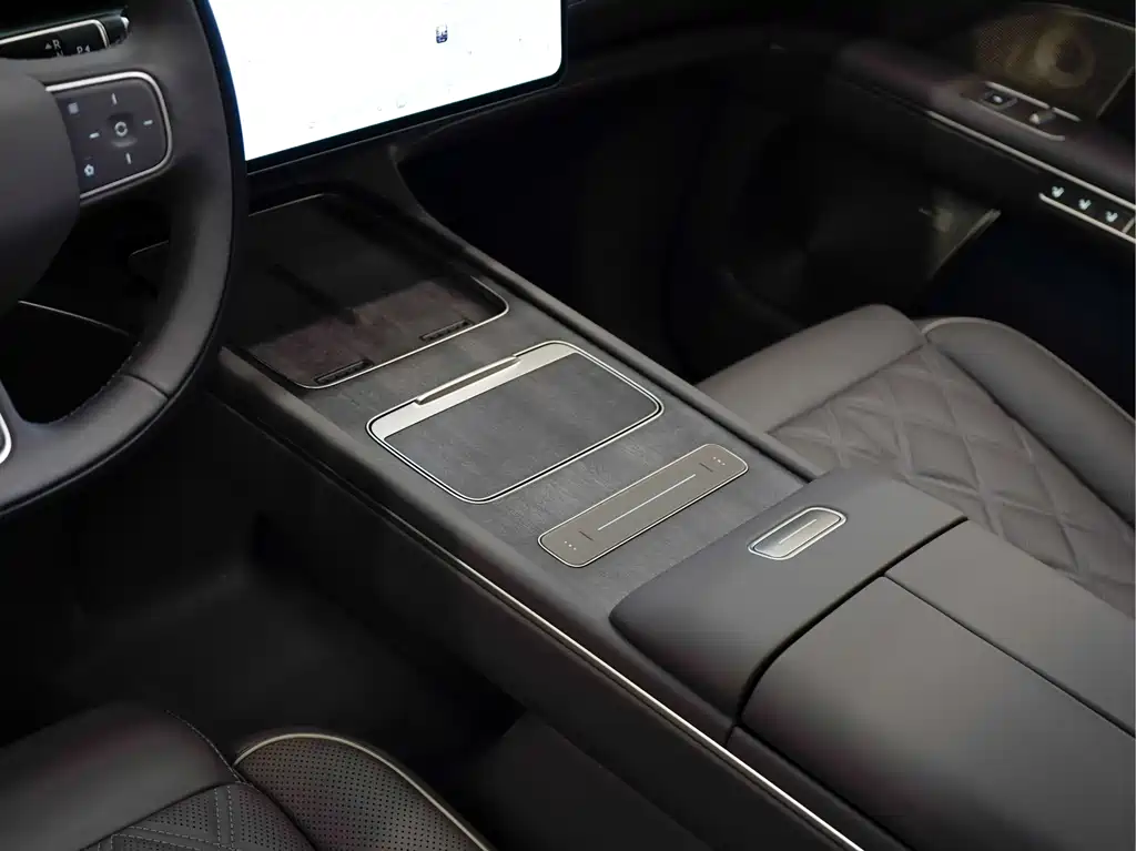 NIO ES8 — миниатюра 15