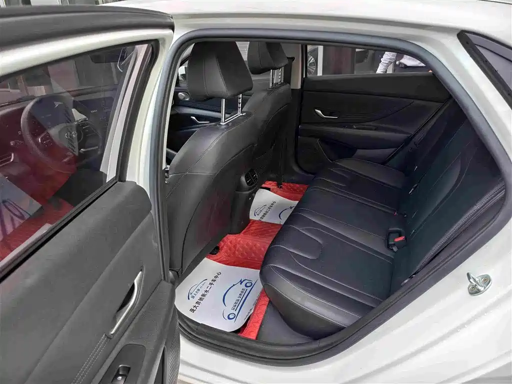 Hyundai Elantra — миниатюра 14