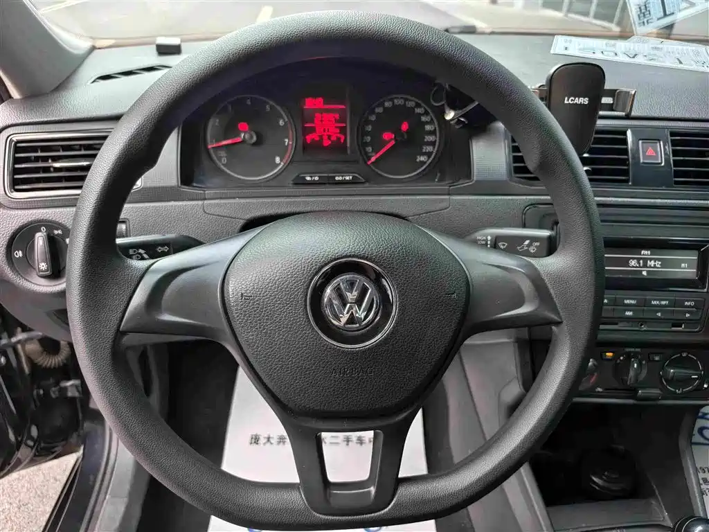 Volkswagen Santana — миниатюра 4