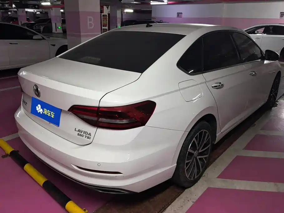 Volkswagen Lavida — миниатюра 3