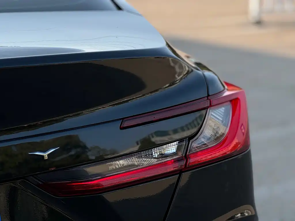 Toyota Camry — миниатюра 13
