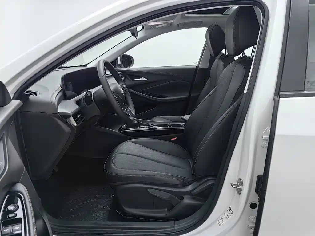Buick Verano — миниатюра 10