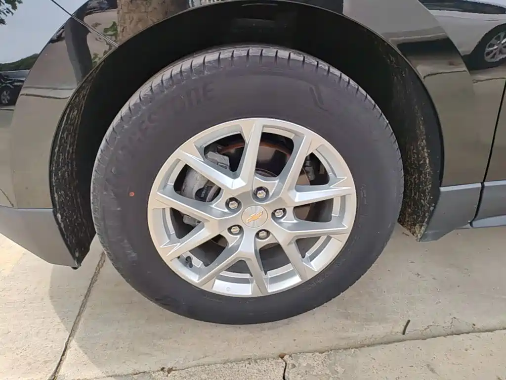 Chevrolet Equinox — миниатюра 23