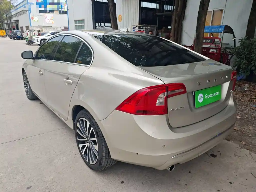 Volvo S60 — миниатюра 22