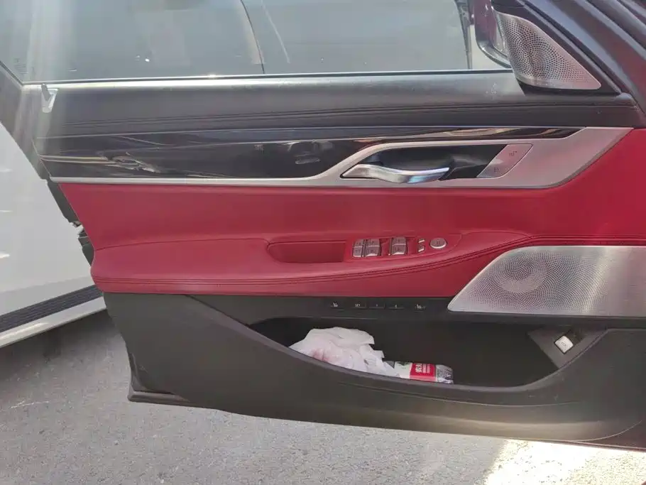 BMW 7 Series — миниатюра 7