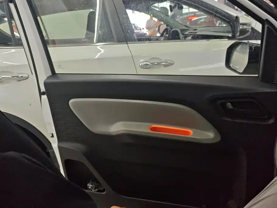 Wuling MINIEV — миниатюра 7