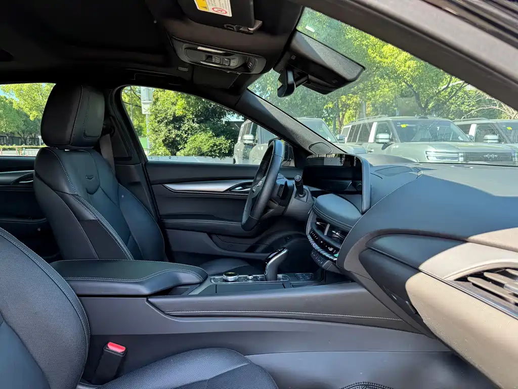 Cadillac CT5 — миниатюра 16