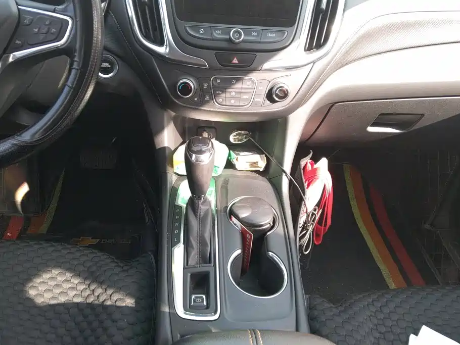 Chevrolet Equinox — миниатюра 16