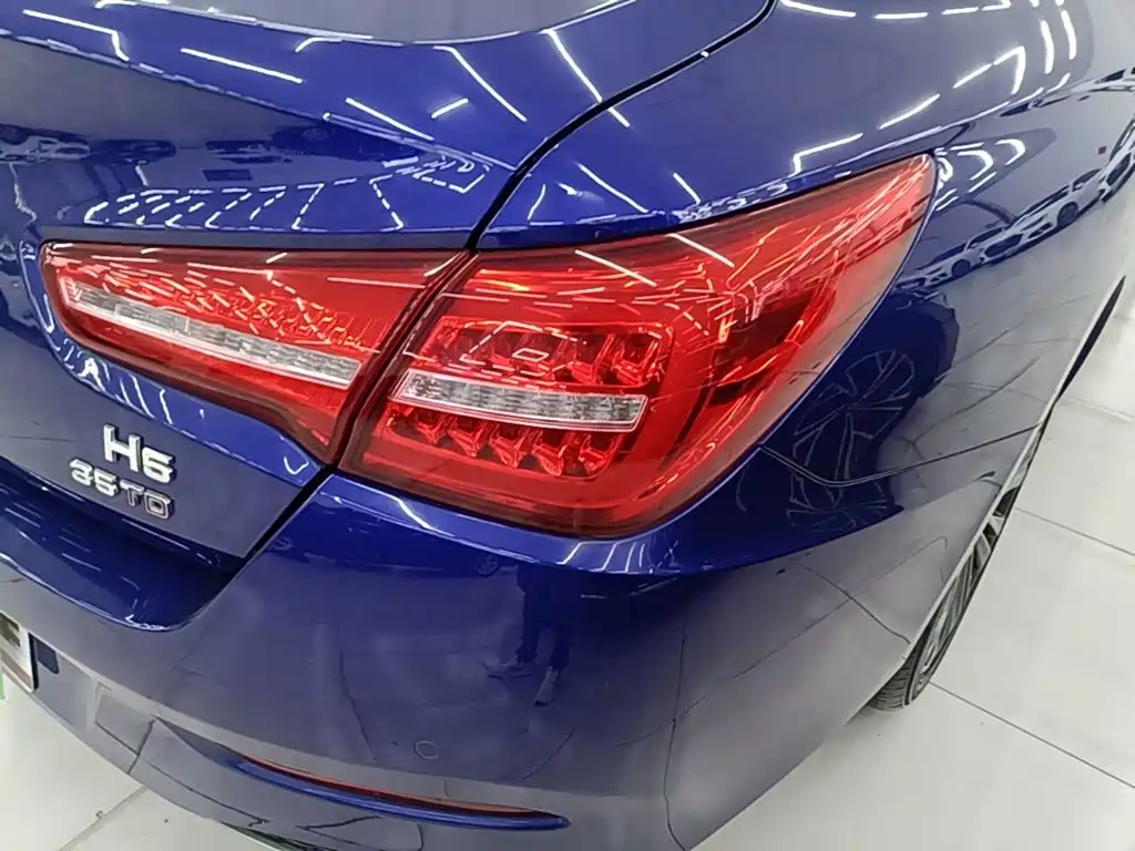 Hongqi Hongqi H5 — миниатюра 8