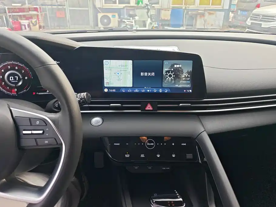Hyundai Elantra — миниатюра 13