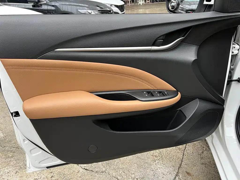 Buick Excelle — миниатюра 7