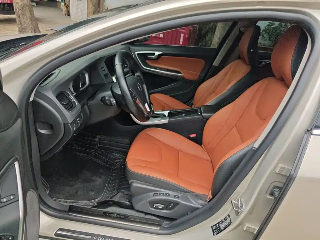 Volvo S60 — миниатюра 11
