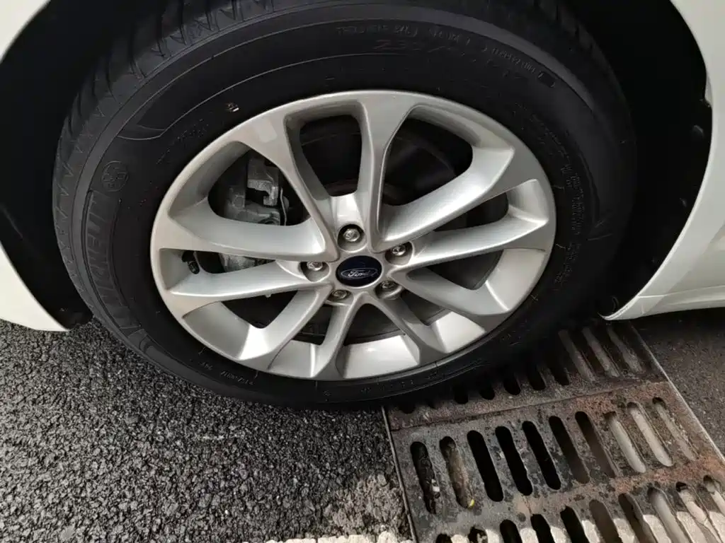 Ford Mondeo — миниатюра 23