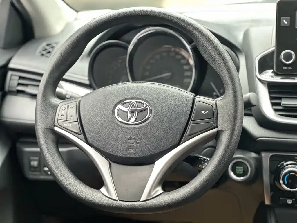Toyota Yaris L — миниатюра 10