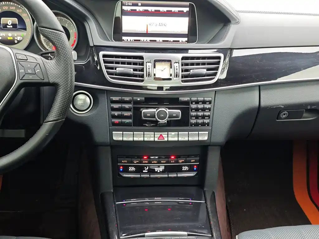 Mercedes-Benz E-Class — миниатюра 10