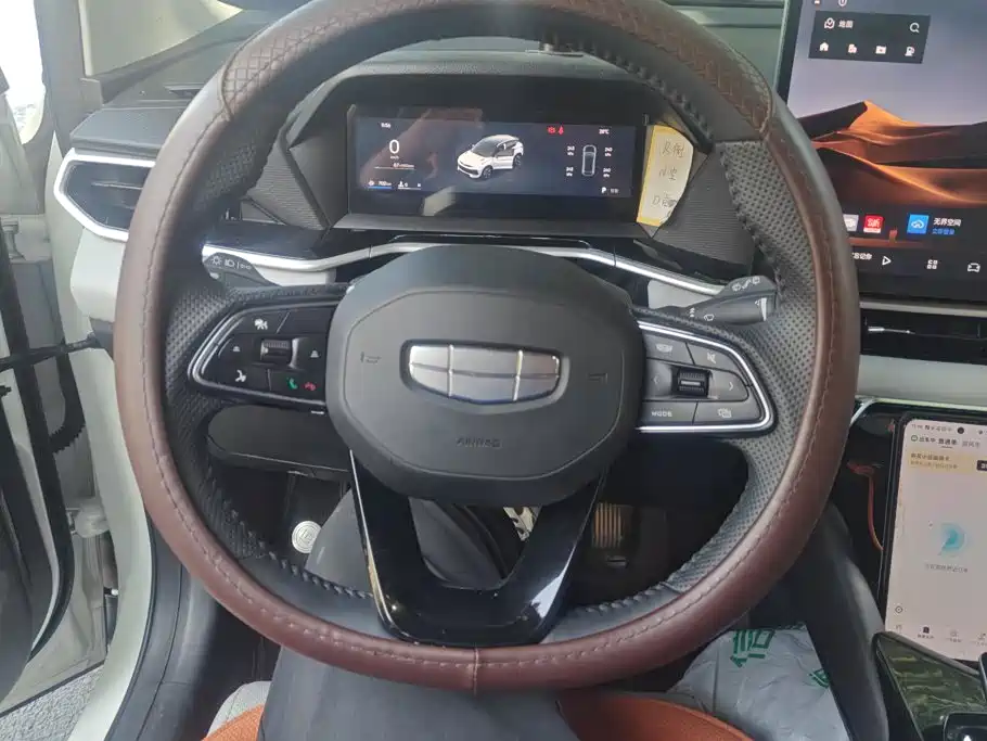Geely Binyue — миниатюра 15