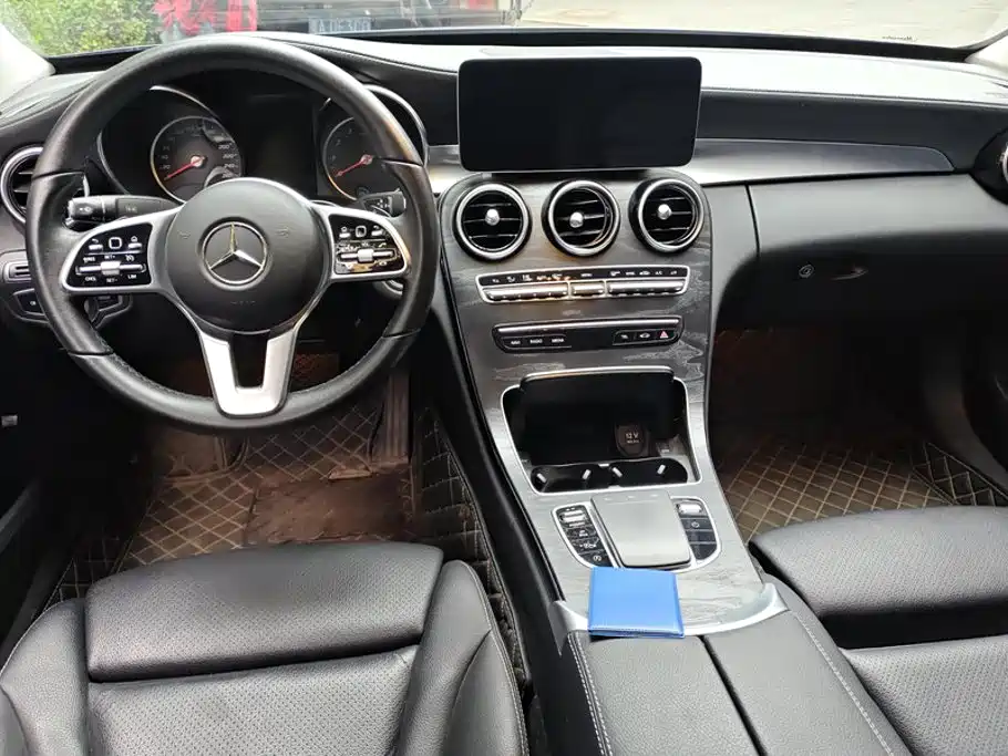 Mercedes-Benz C-Class — миниатюра 13
