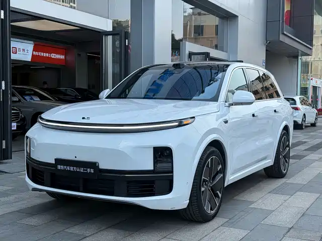 Li Auto IDEAL L8 2025