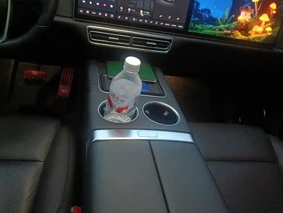 Li Auto Li L8 — миниатюра 16
