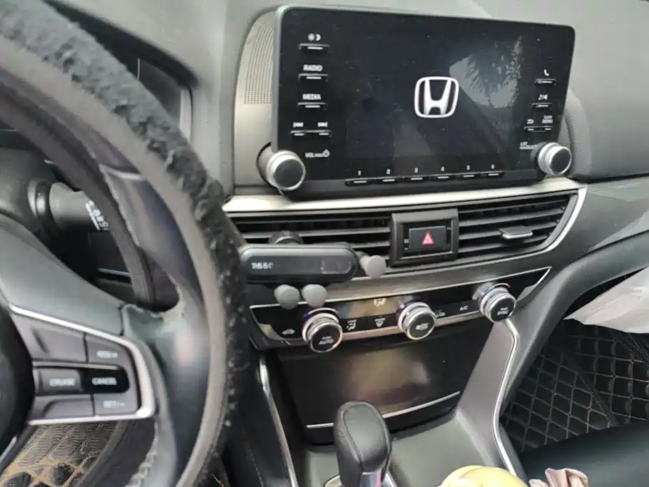 Honda Accord — миниатюра 13