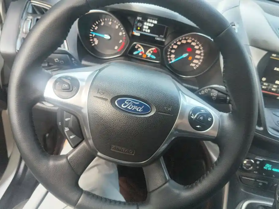 Ford Kuga — миниатюра 15