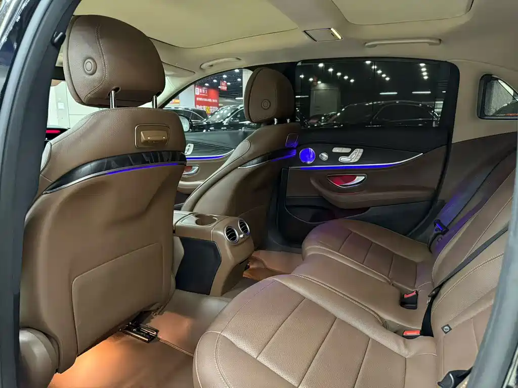 Mercedes-Benz E-Class — миниатюра 5