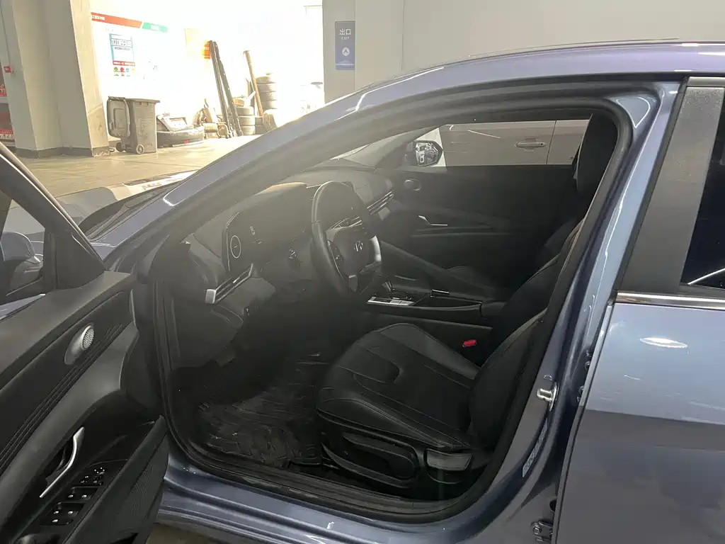 Hyundai Elantra — миниатюра 6