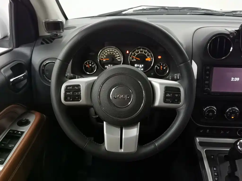 Jeep Compass (Import) — миниатюра 11