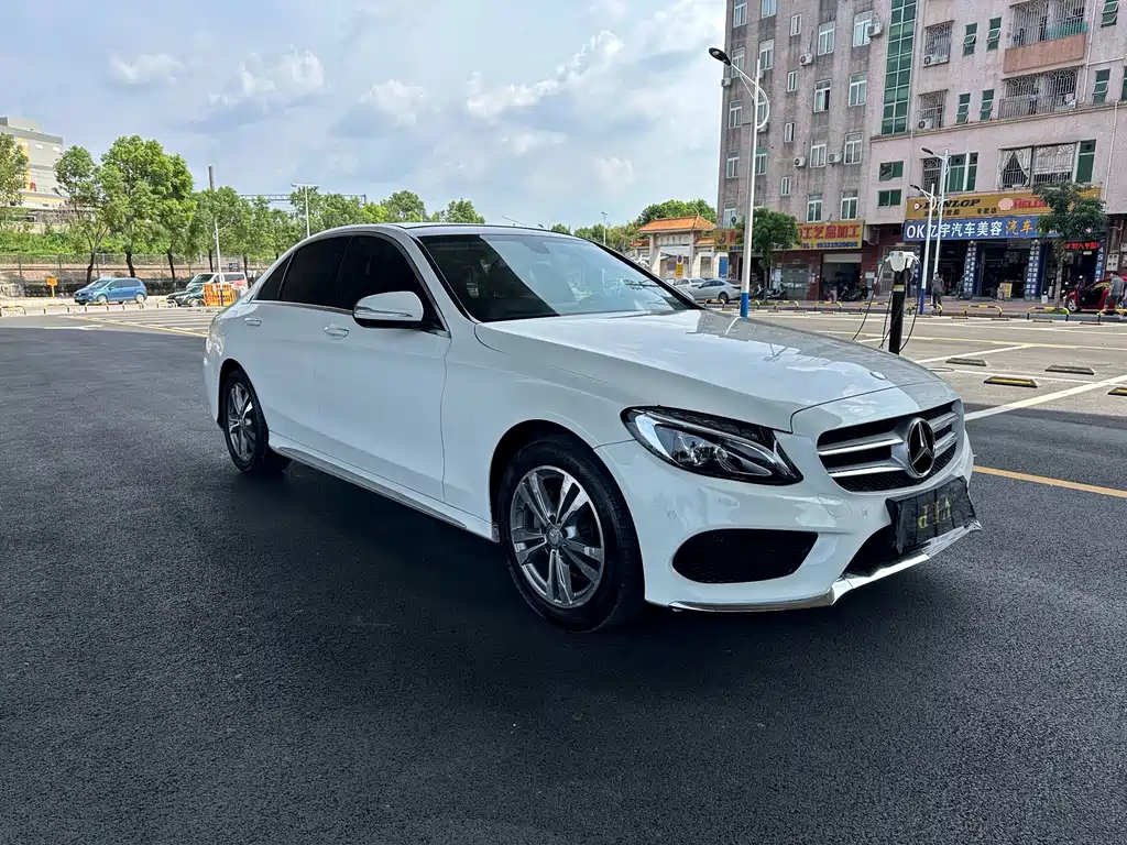 Mercedes-Benz C-Class — миниатюра 3