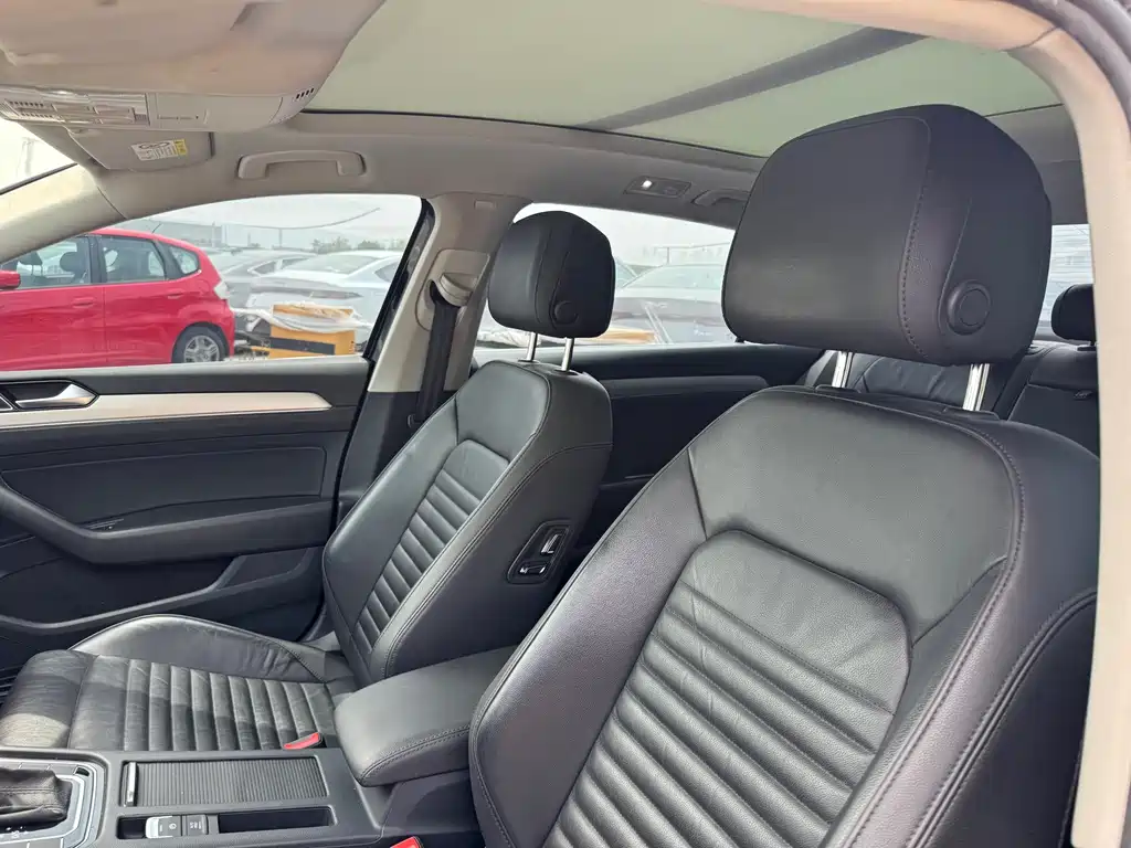 Volkswagen Magotan 2018 330TSI DSG Lead