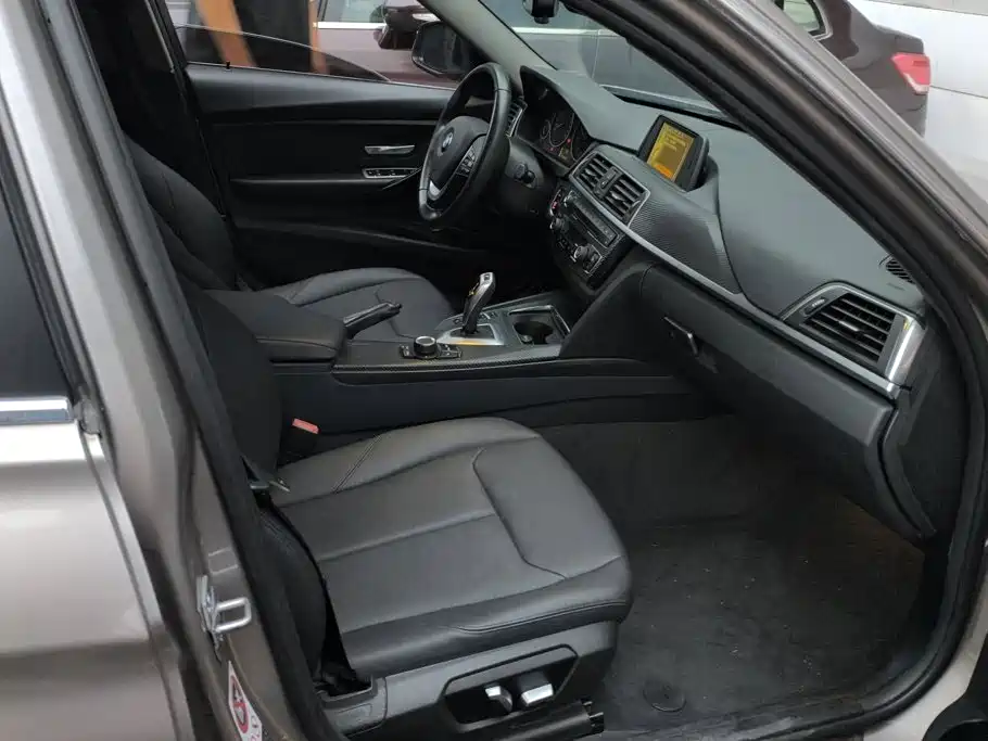 BMW 3 Series — миниатюра 8