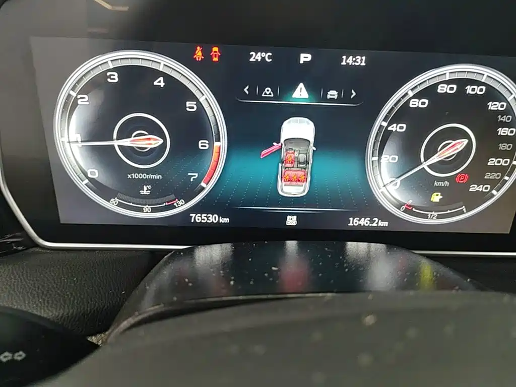 Hongqi Hongqi HS5 — миниатюра 12