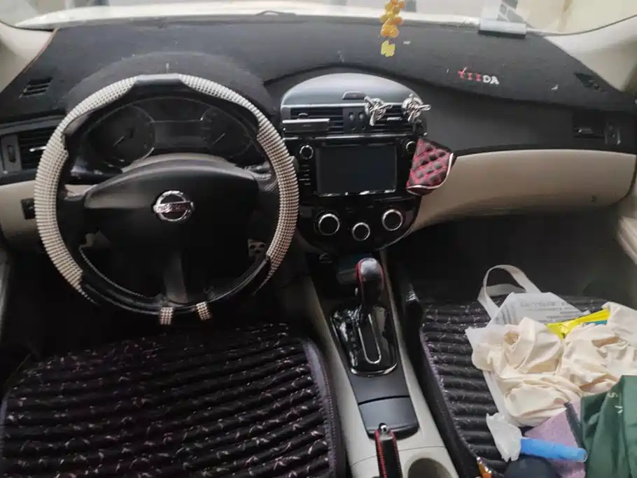 Nissan Tiida — миниатюра 12