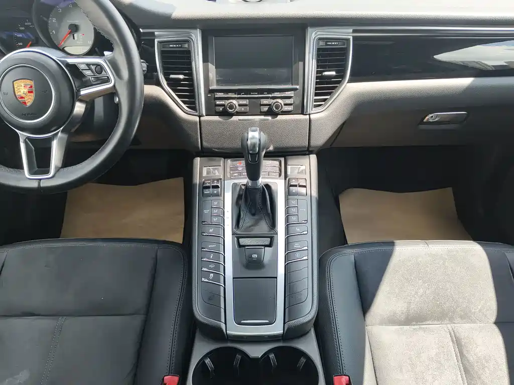 Porsche Macan — миниатюра 14