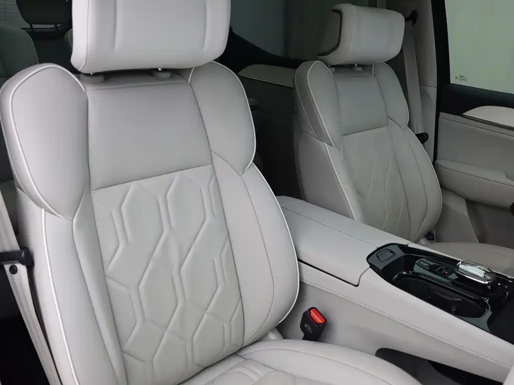 Volvo EM90 — миниатюра 11