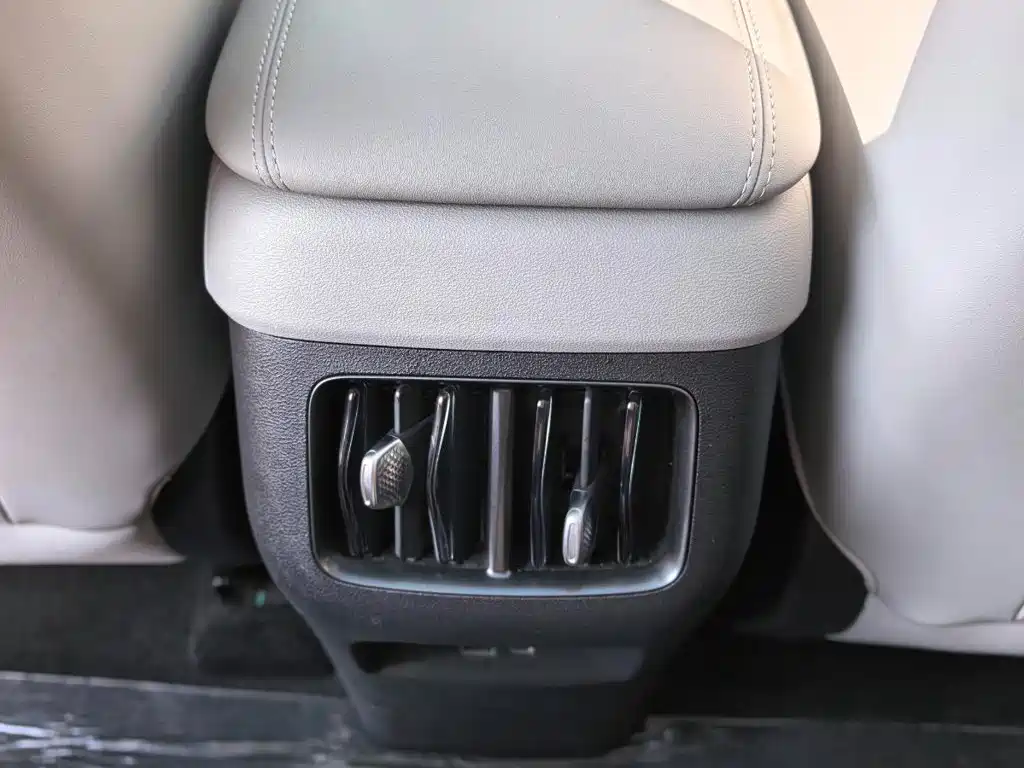BYD Sealion 05 EV — миниатюра 11