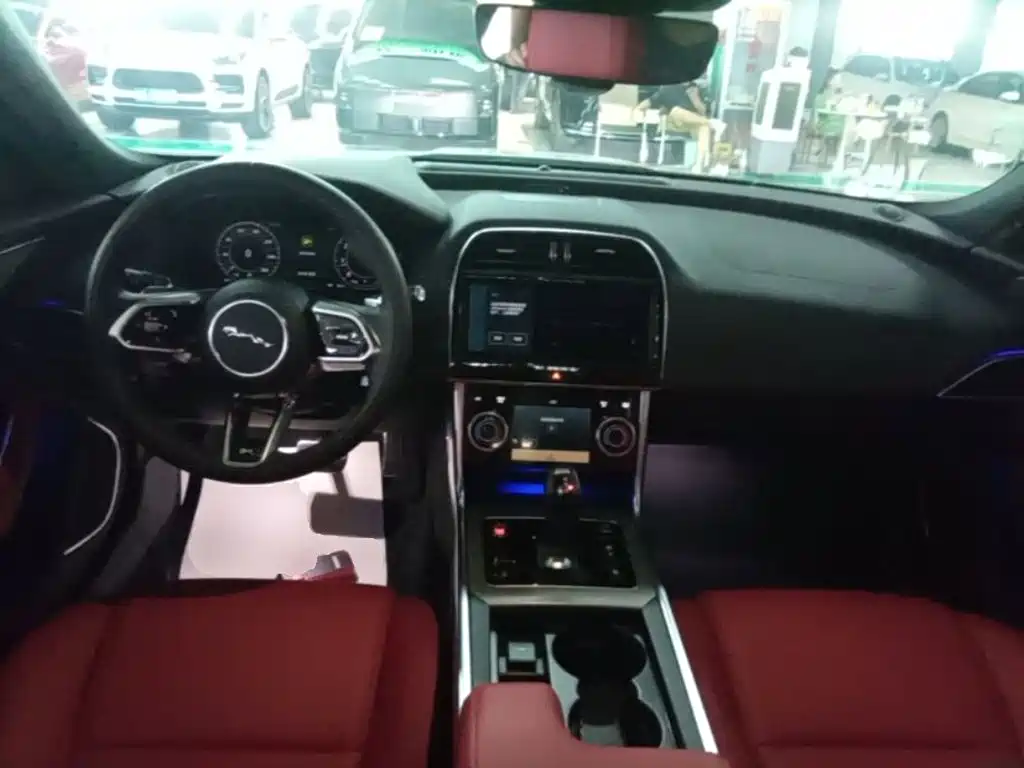 Jaguar XEL — миниатюра 10