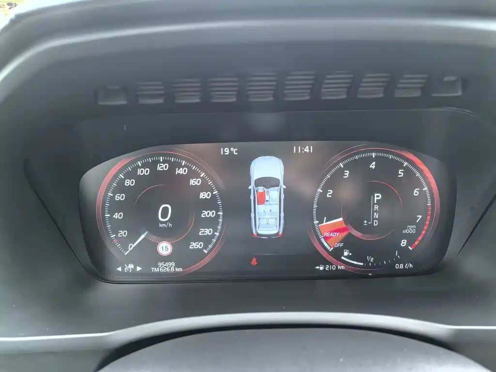 Volvo XC90 2015 T6 7 мест