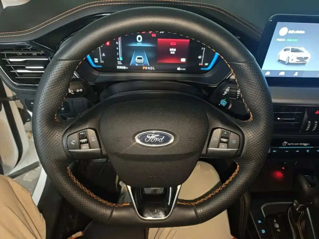 Ford Focus — миниатюра 11