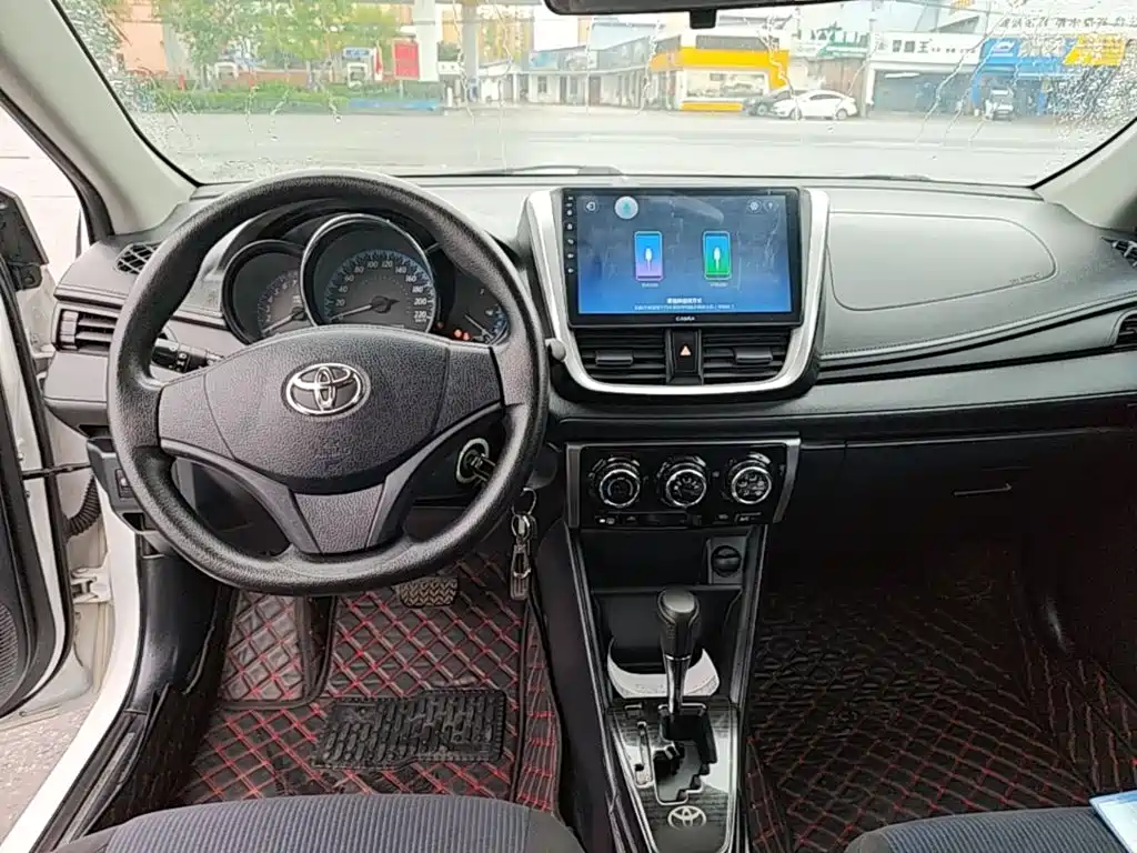 Toyota Yaris L — миниатюра 10