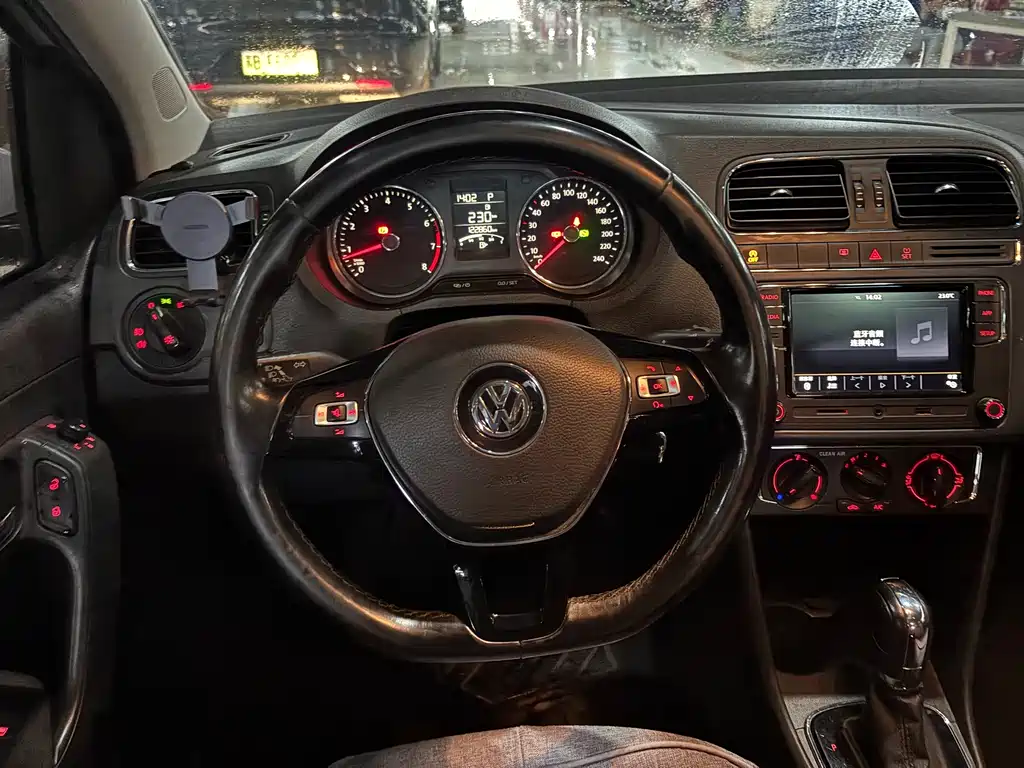 Volkswagen Polo — миниатюра 7