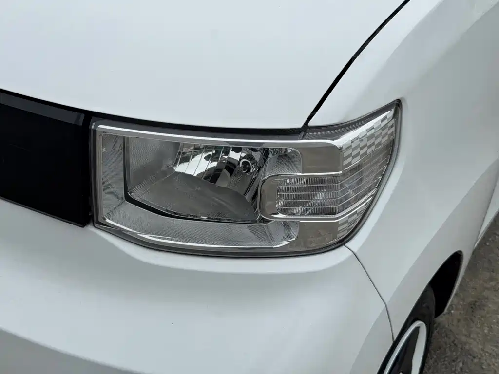Wuling MINIEV — миниатюра 5