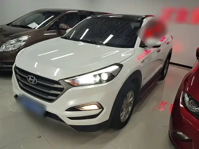 MODERN TUCSON 2018